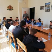 Заседание на "Общински съвет - Николаево" - водено от "председателя" Вели Велинов